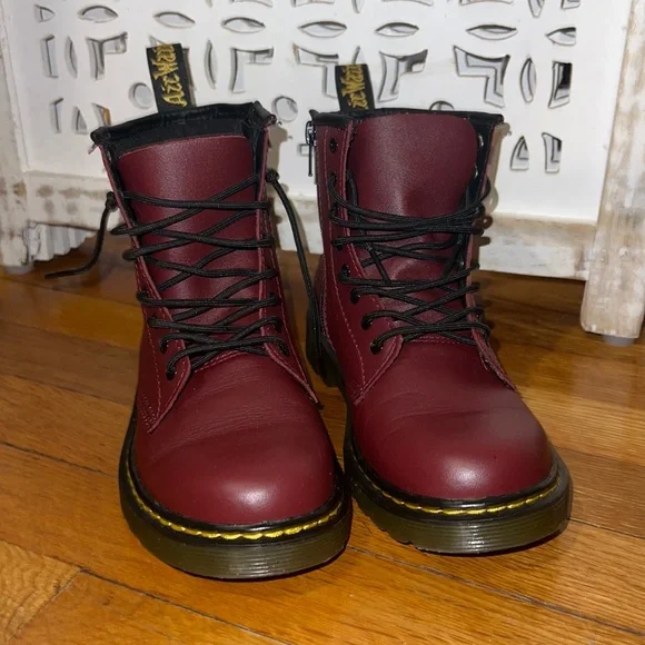 Dr.マーチン　バーガンディ Dr. Martens | Shoes | Burgundy Dr Martens | Poshmark